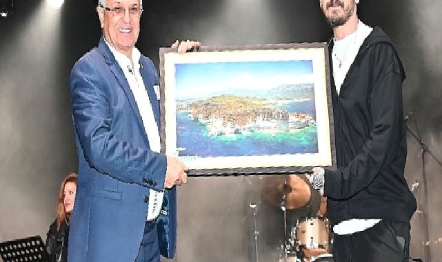 Rock grubu Kolpa Kemer’de konser verdi