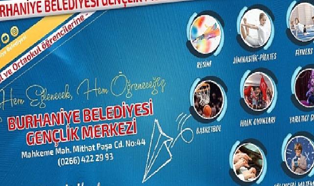 Burhaniye Belediyesi Gençlik Merkezi’nde “Hem Eğlenecek, Hem Öğreneceğiz” sloganı ile kurslar devam ediyor