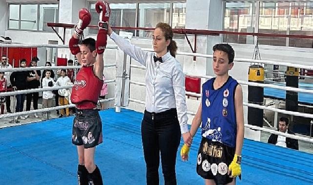 Canikli Sporculardan Gövde Gösterisi