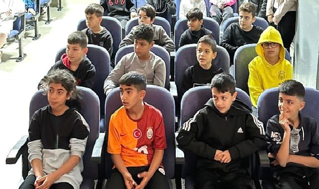Egeli gençler, Türkiye’nin Milli Teknoloji Hamlesi yolculuğunu TEKNOFEST kuşağına anlatmaya devam ediyor