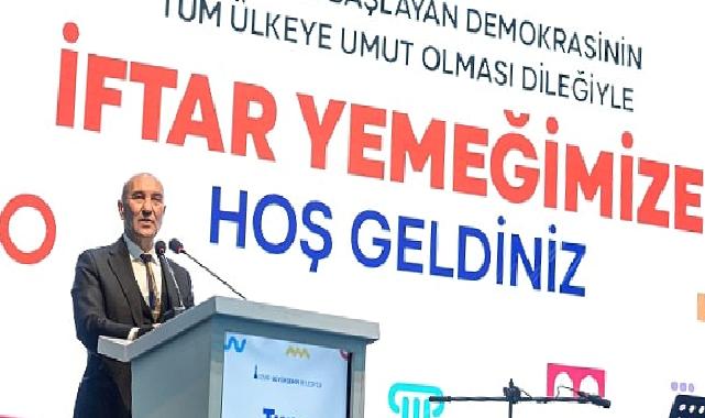 İzmir Büyükşehir Belediye Başkanı Tunç Soyer bin 293 muhtarla iftar yemeğinde bir araya geldi Hepiniz Allah’a emanet olun