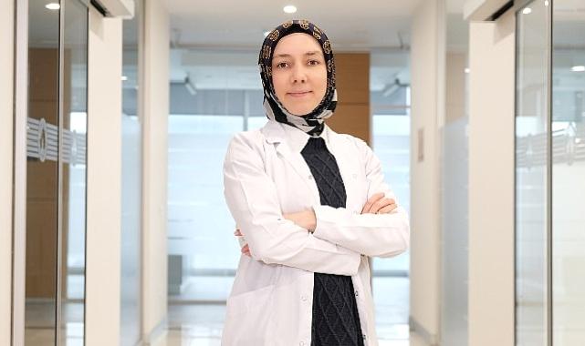 Soğuk içecekler dişlerinizi sızlatıyor mu? Uzmanı anlattı! Diş hassasiyeti tedavisi oldukça basit!