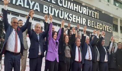 Başkan Topaloğlu, Başkan Böcek’in göreve başlama törenine katıldı