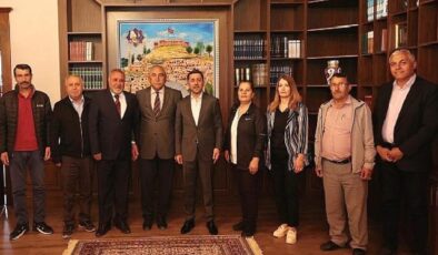 Hacıbektaş Belediye Başkanı Ali Kaim, Nevşehir Belediye Başkanı Rasim Arı’ya hayırlı olsun ziyaretinde bulundu