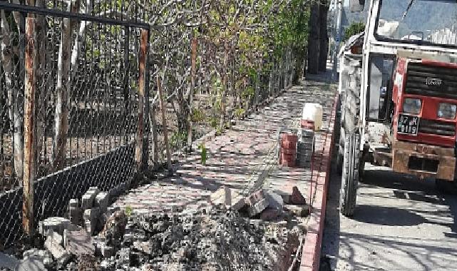 Kemer’de yol ve kaldırım çalışmaları