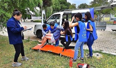 Büyükşehir’den gençlere “İlk Yardım Turnuvası” Gençler hayat kurtarmak için yarıştı