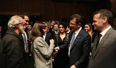 İBB Başkanı Ekrem İmamoğlu, Paris ziyaretinin ilk gününün akşamında, Avrupa Sosyalist Partisi özel oturumuna katıldı