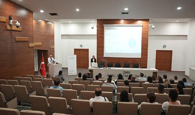 İzmir İl Milli Eğitim Müdürlüğü’nün yürüttüğü ‘DeThink’ projesi kapsamında oluşturulan teknoloji destekli platform, ortaokul öğretmenlerinin kullanımına sunuldu