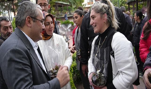 Keçiören Belediye Başkanı Dr. Mesut Özarslan ve eşi Filiz Özarslan Anneler Günü’nü kutladı