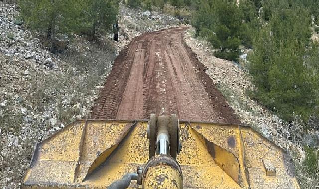 Kemer’de yol ve kaldırım çalışmaları