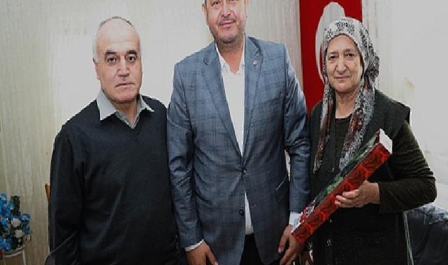 Menderes Belediye Başkanı İlkay Çiçek Anneler Günü’nde şehit anneleri ile huzurevinde yaşayan anneleri unutmadı