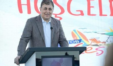Başkan Tugay’dan turizm mesajı “Torunlarımızın yaşayacağı Çeşme’yi hayal ederek adım atmalıyız”
