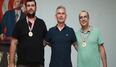 Burhaniye Belediyesinin ev sahipliği yaptığı, Türkiye Briç Federasyonunun düzenlemiş olduğu “Güney Marmara Açık İkili Briç Şampiyonası” Ahmet Akın Kültür Merkezi’nde gerçekleşti