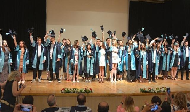 Egeli genç tasarımcılar sektöre uğurlandı