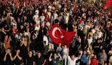 Milli Takım İzmirlileri sevince boğdu