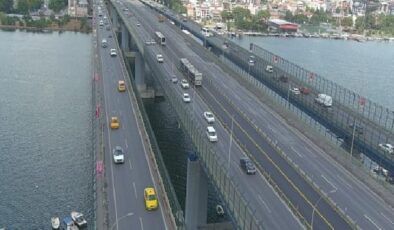 İstanbul Büyükşehir Belediyesi Haliç Köprüsü metrobüs yolundaki asfalt yenileme çalışmasını bitirdi
