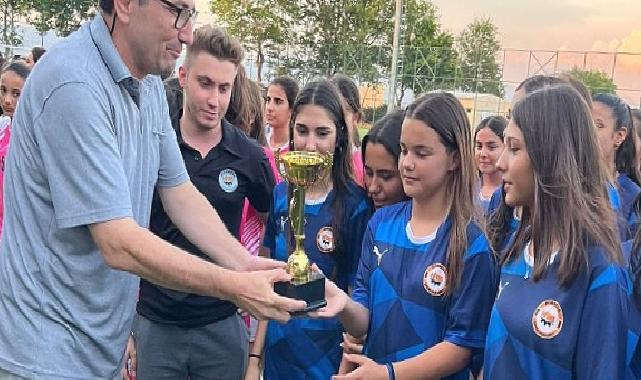 İzmir’in futbolcu kızları geleceğe umut oldu
